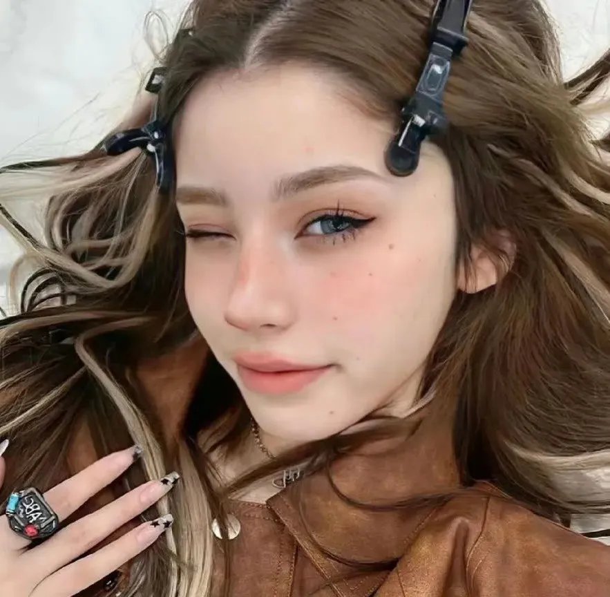 绿林艳妹